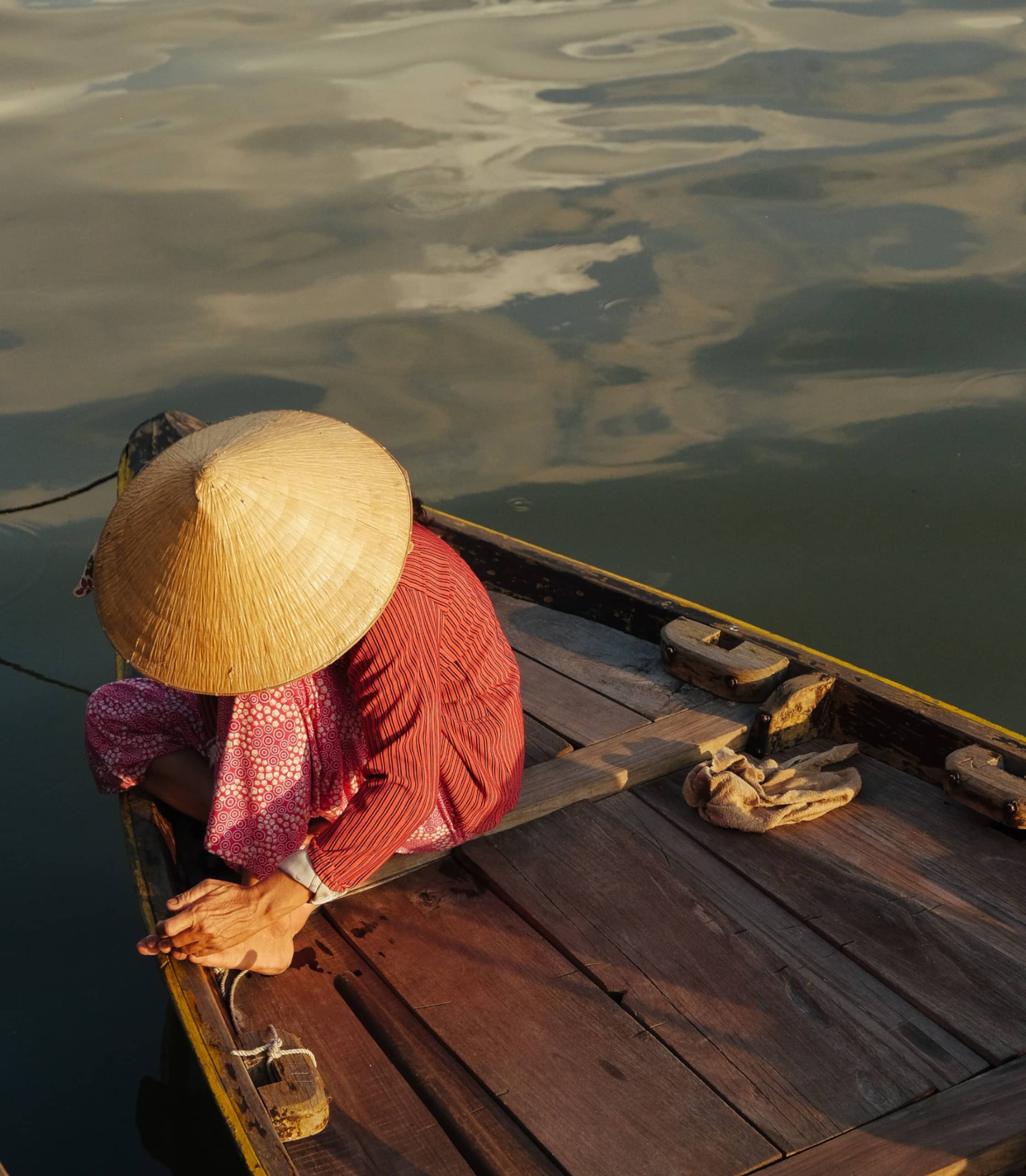 Boot-im-Fluss-bei-Vietnam-Reise
