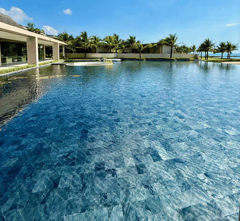 thailand-reise-the-little-shore-khao-lak-pool.jpg